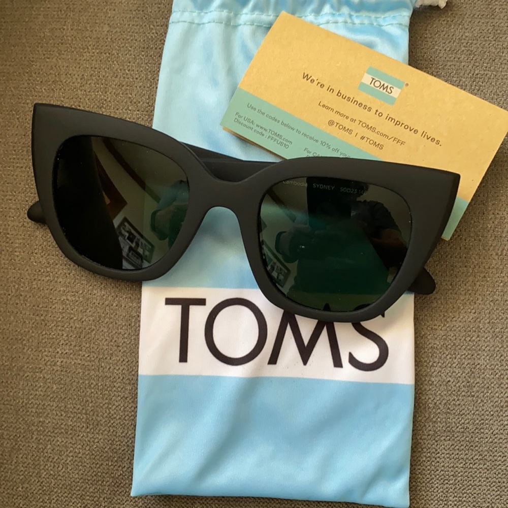 Toms Sydney Sunglasses..Brand New